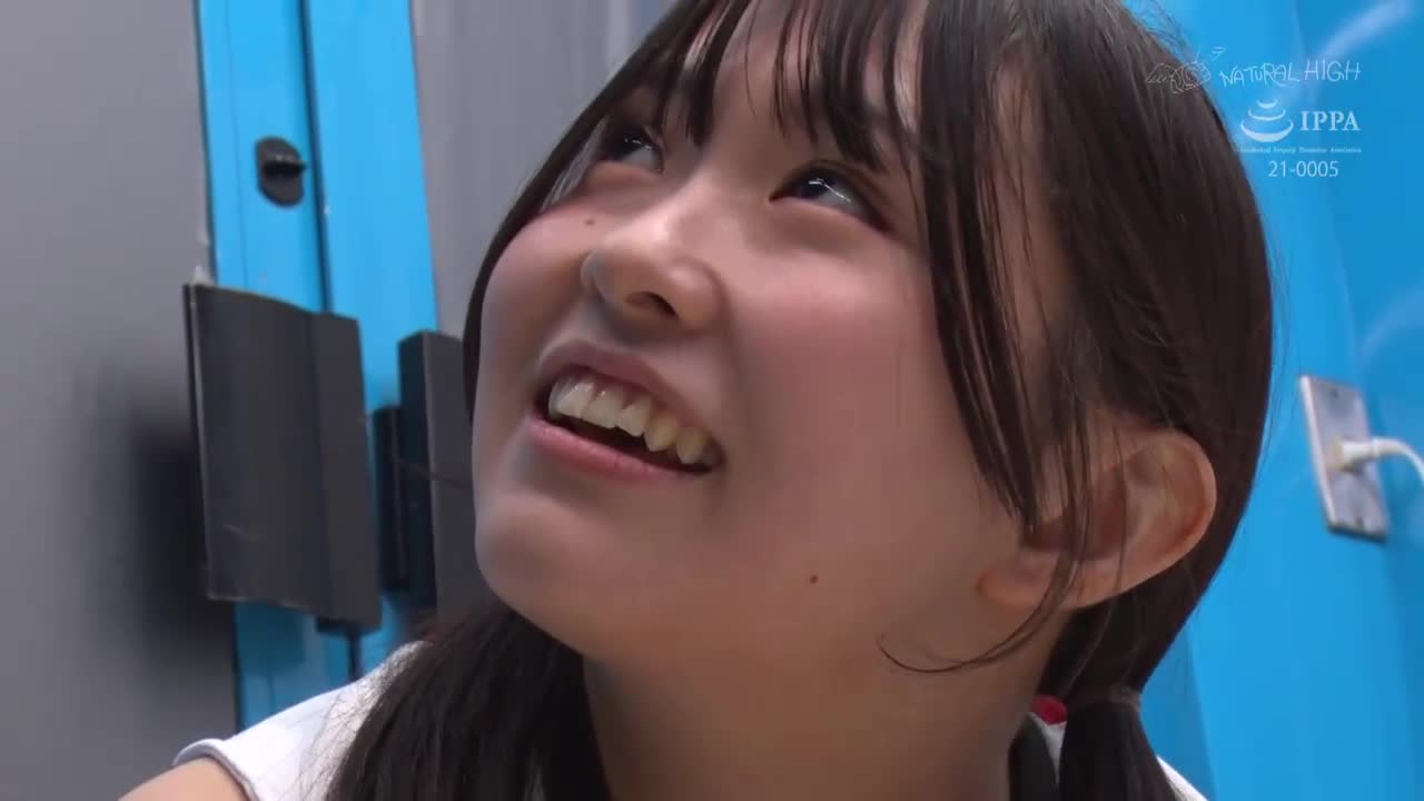 [排球部美咲醬]失禁魔鏡問題直接推到胯間！目標是使用深蹲「電動按摩器」計數器按壓 100 次！一名女學生從社團活動回來，無法抗拒快感，尿在腿上。 - AV大平台 - 中文字幕，成人影片，AV，國產，線上看