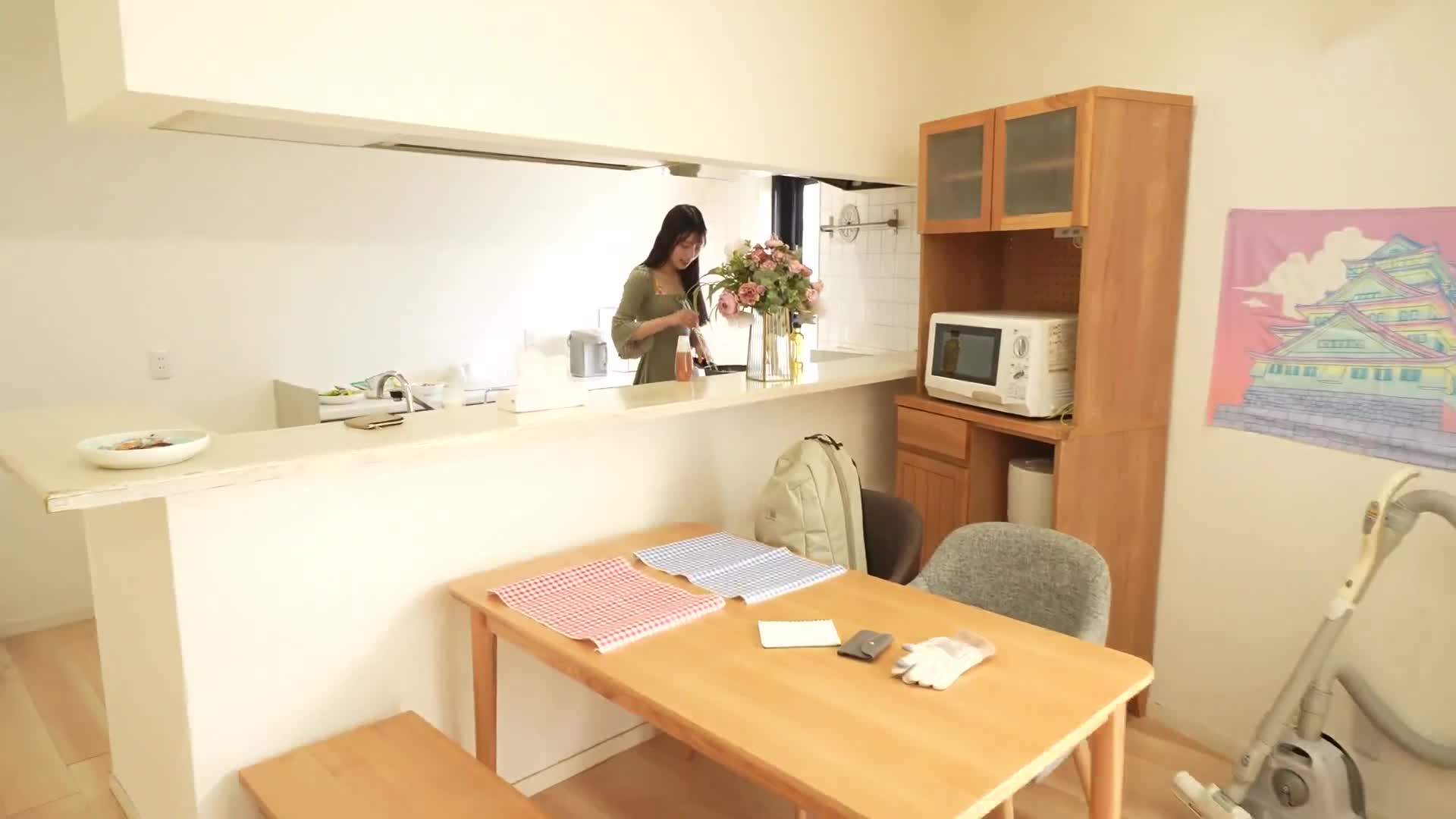 挑釁成熟男子的性鬥志，玩弄中年男子的勃起並控制射精的大屁股女大生 宮城理惠 - AV大平台 - 中文字幕，成人影片，AV，國產，線上看