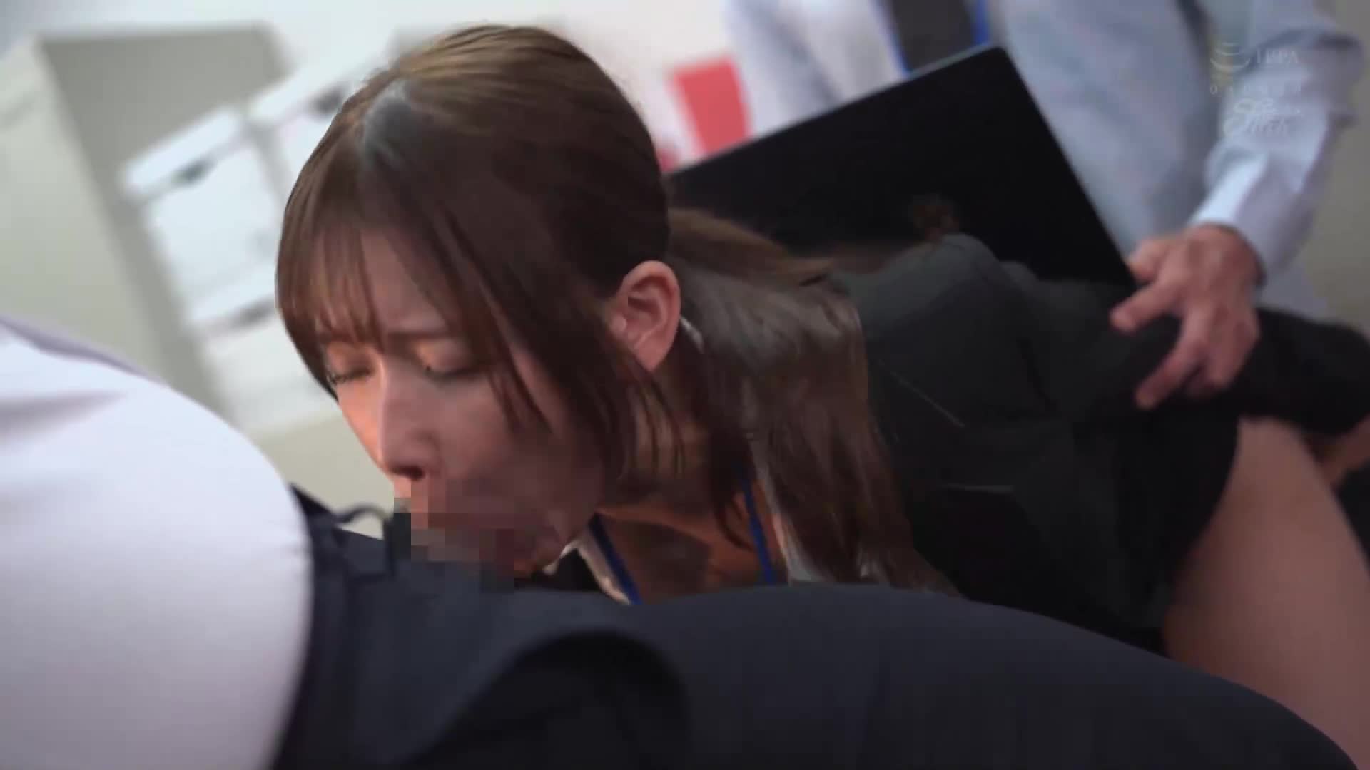 FANZA同人漫畫 銷售量超過19萬部的熱門作品改編成影片！ 實況版！新人OL小姐的憂鬱 實踐飛越枕頭業務篇 桃園怜奈 椿莉香 - AV大平台 - 中文字幕，成人影片，AV，國產，線上看