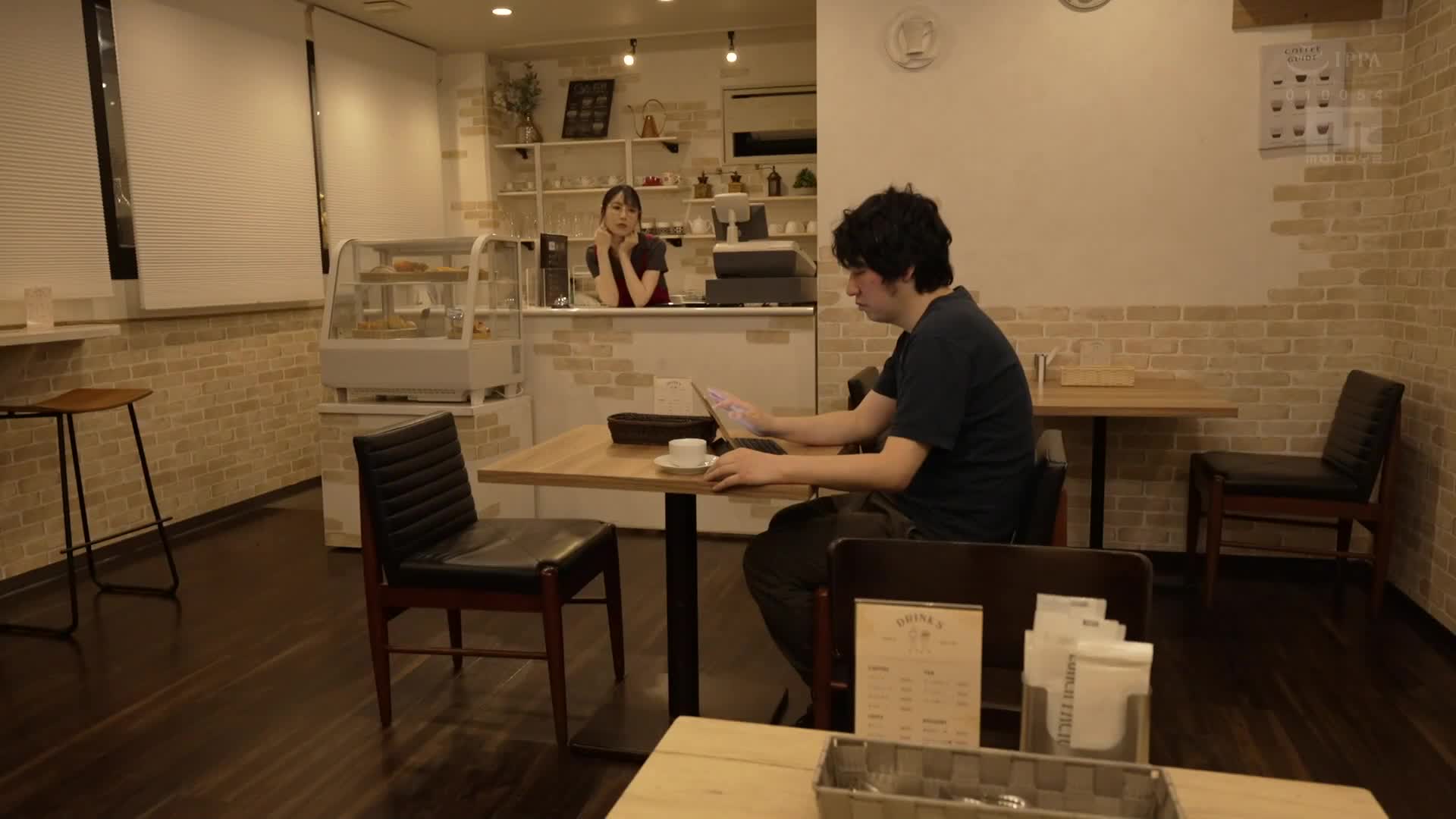 兼職工作的地味內向眼鏡姐姐是個無盡的痴女怪物 朝日莉緒 - AV大平台 - 中文字幕，成人影片，AV，國產，線上看