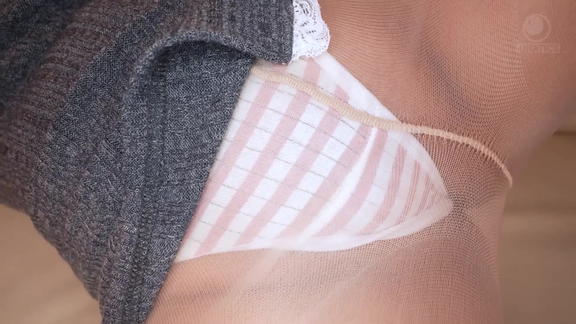 豐乳陰暗宅男朋友的無防備短裙蕩漾著讓人著迷的股溝，不小心硬起來刺激到了，實踐了在色情漫畫學來的舔舐交媾技巧，彼此的性慾變得野蠻起來，直到雙方的蛋蛋被榨乾，將充滿孕婦的慾望射入到子宮內，一直送上一連串充滿孕婦慾望的內射淫水。夕美詩音 - AV大平台 - 中文字幕，成人影片，AV，國產，線上看