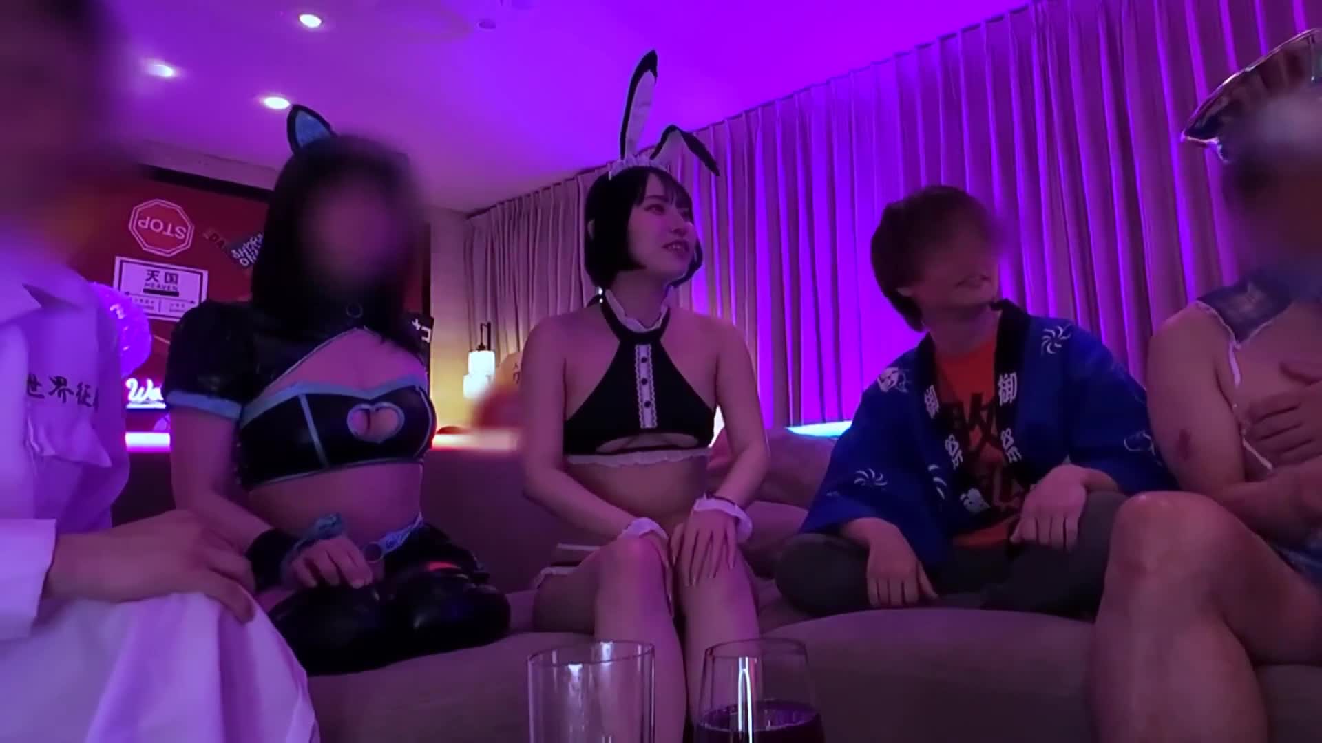 [AI解碼版]【屁股和穴兒都太刺激！】穿著非日常制服時感受度達到最大！忍不住在更衣室裡！？感受度過高讓翹臀不停顫抖！在常客的身後拼命羞恥地高潮！ - AV大平台 - 中文字幕，成人影片，AV，國產，線上看