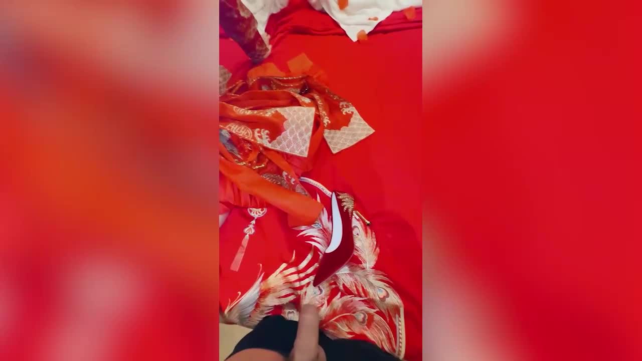 會噴水的親姐姐 親姐新婚前夜把我叫到身邊說姐姐今晚最後一次給你以後在想操我就要偷情了 - AV大平台 - 中文字幕，成人影片，AV，國產，線上看