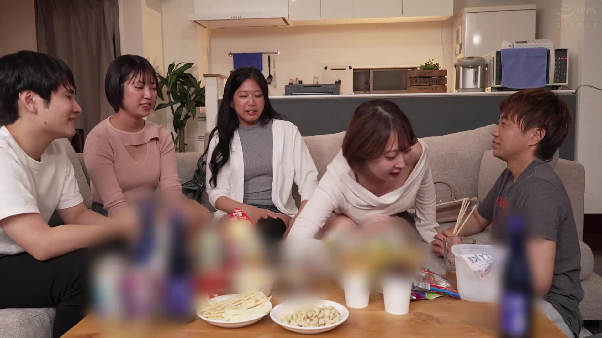 幾乎不會失敗！？與三名女大學生高機率進行色情活動，幾乎是勝利確定！王者遊戲！！一名男生和三名巨乳女大學生編以及兩名男生和三名超性感女大學生編同時收錄！ - AV大平台 - 中文字幕，成人影片，AV，國產，線上看