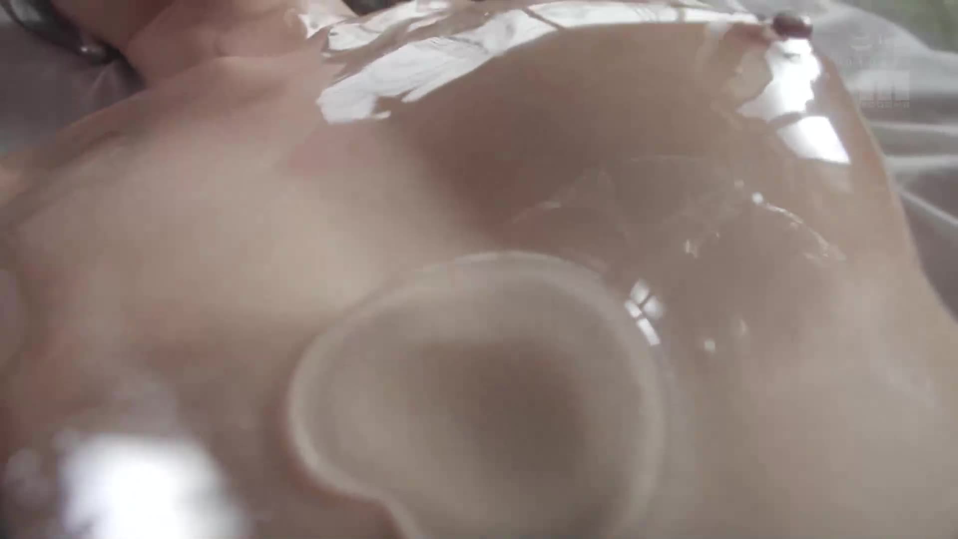 一位知名藝術家的女兒是國寶級的淫蕩女。她極端地扭曲腰部，達到絕頂，令人無法抗拒…AV首次亮相。来實愛茉 - AV大平台 - 中文字幕，成人影片，AV，國產，線上看