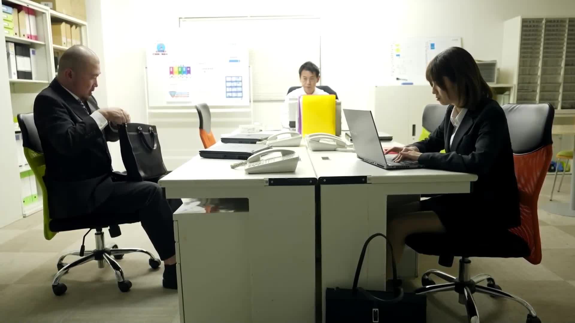 [AI解碼版]鯊鼻居然變成口形！龜頭真空吸啜馬上爆發的緊貼新人員 倉本蓳 - AV大平台 - 中文字幕，成人影片，AV，國產，線上看