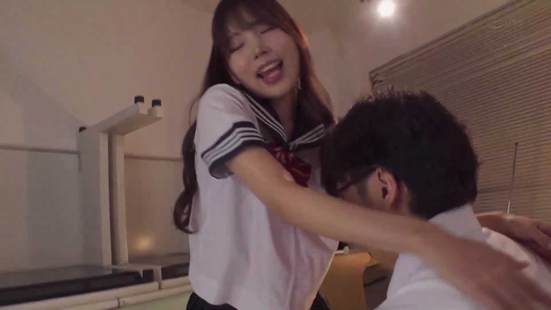 [AI解碼版]立即在這裡一發吧！惹人誘惑的小惡魔色女幼馴染每個休息時間都在勾引我！無法忍受，馬上插入並反覆進行短時間內射後庭猛烈抽插！新井里真 - AV大平台 - 中文字幕，成人影片，AV，國產，線上看