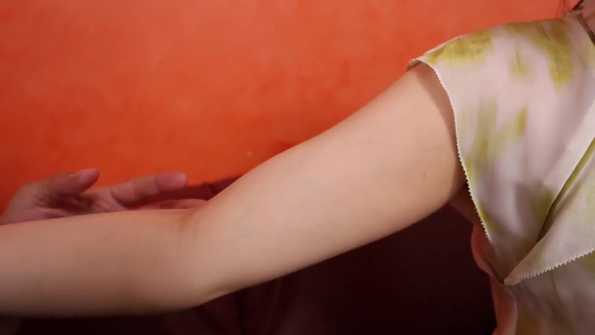 【最佳的人妻，最棒的高潮表情】無論如何，想要和一位性感又美麗的人妻解決渴望的人，絕對不能錯過。這位經過磨練的「美」與激烈的「慾望」完美結合。這位好色的妻子因為性禁忌而在白天不斷地和男優做愛，展現出一個個淫蕩的表情。 - 實際上，昭島市有許多文雅的人妻。 - AV大平台 - 中文字幕，成人影片，AV，國產，線上看