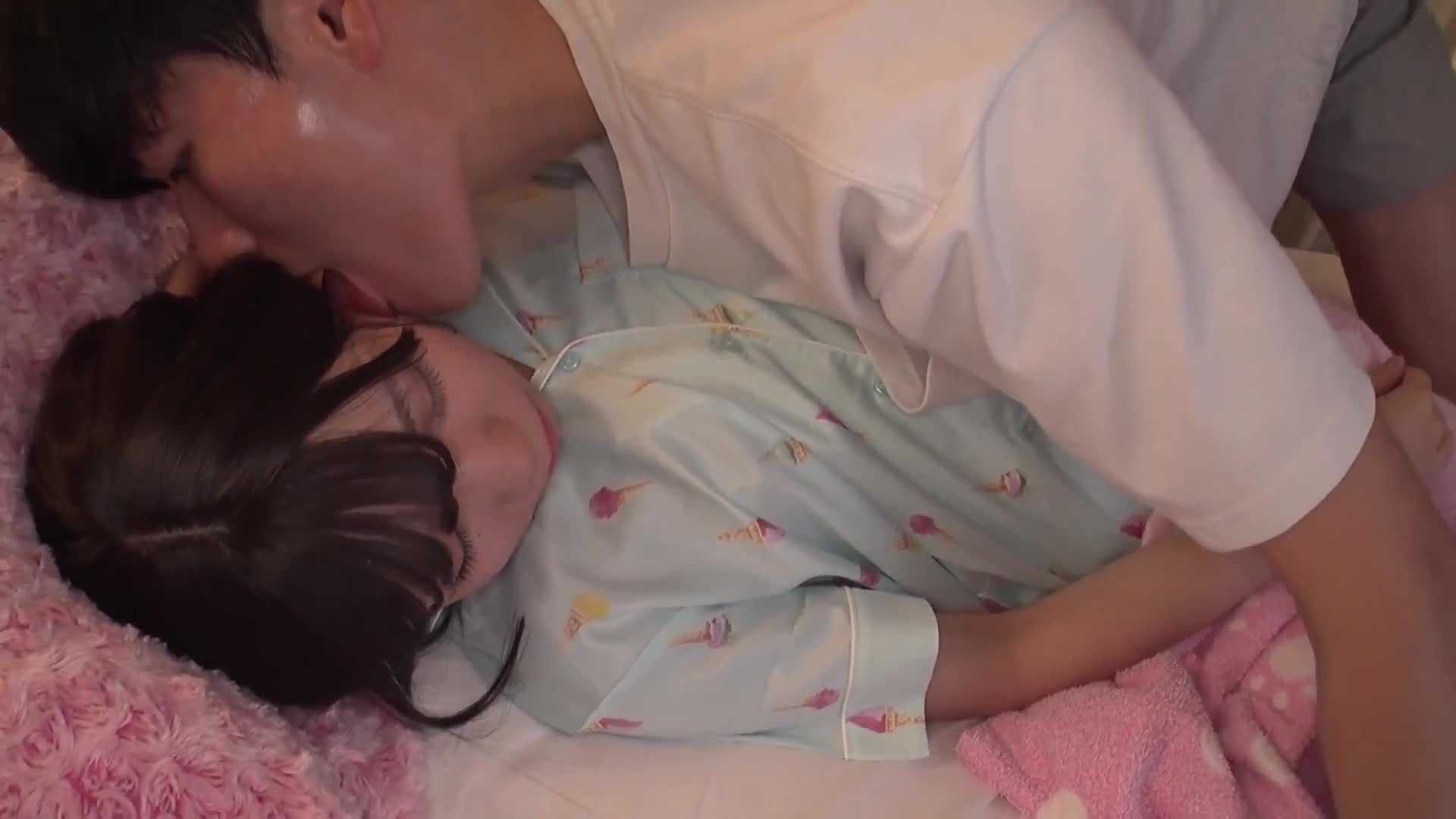 剃毛鄉村美少女〜我的私處是叔叔和哥哥的專用。〜小女孩剃毛尿失禁由奈145厘米 日向由奈 - AV大平台 - 中文字幕，成人影片，AV，國產，線上看