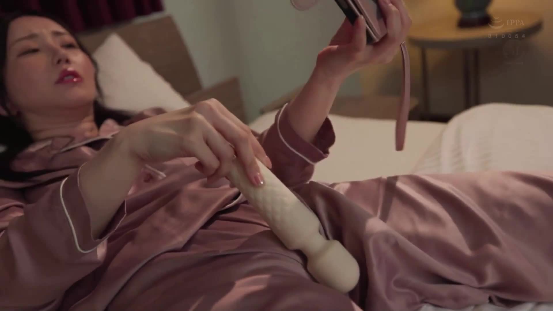 [AI解碼版]原作：瓦都村堂 崩壊家族-母親沉迷於與黑幫的性愛故事- 母親選擇陽具而不是家庭的乞求不貞！！兒子目睹偷拍一切！！夏目玲香 - AV大平台 - 中文字幕，成人影片，AV，國產，線上看