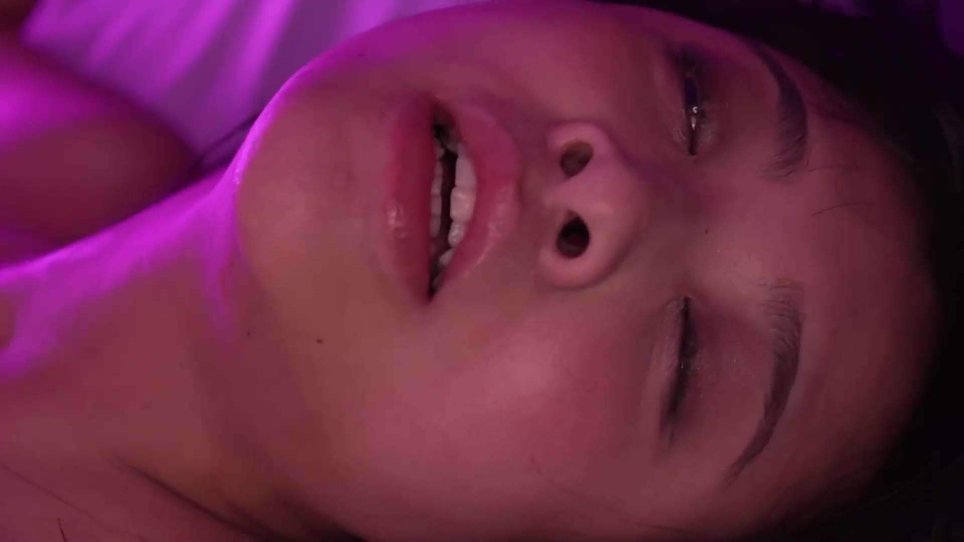 [AI解碼版]惡毒的誘惑：22歲的極端Masochistic Yoshino-chan - AV大平台 - 中文字幕，成人影片，AV，國產，線上看