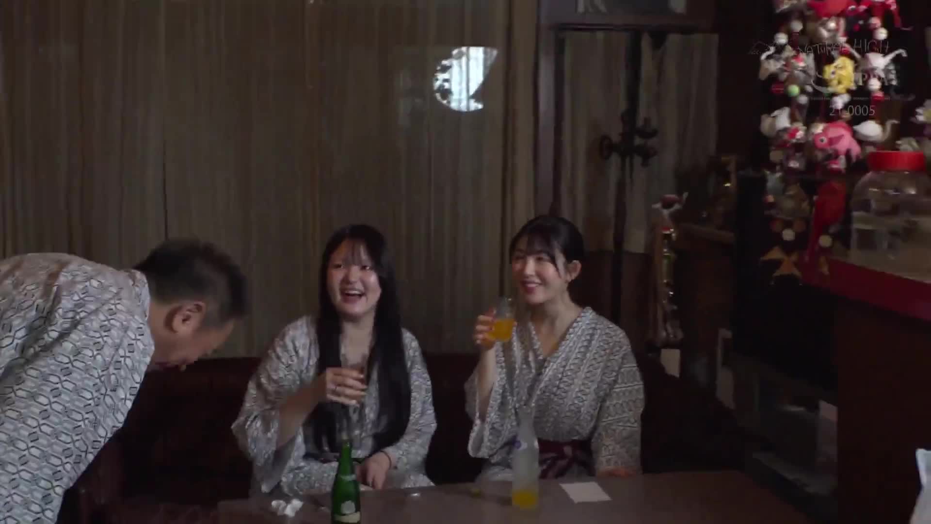 [AI解碼版]溫泉旅館裡遇見的巨乳女被熟練手指弄得高潮不斷，被一群性經驗豐富的老色鬼串刺，惡劣的宴會2 - AV大平台 - 中文字幕，成人影片，AV，國產，線上看