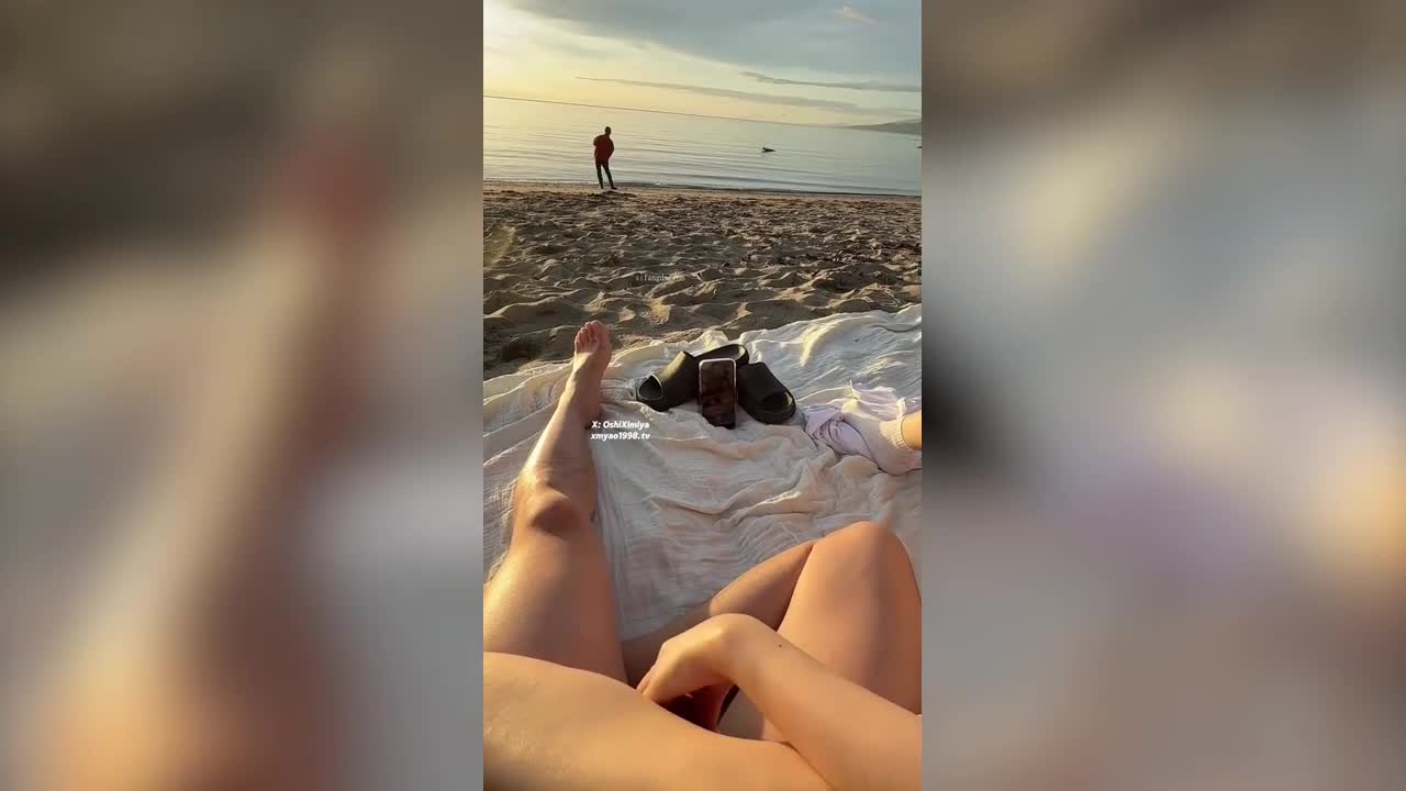 超美整活禦姐-汐夢瑤-女神再次在海灘邊整活，沙灘上口交的時候旁邊一直人來人往，可是她根本不怕，還說給他看到又怎樣，太牛了~最後口爆的一嘴都是 - AV大平台 - 中文字幕，成人影片，AV，國產，線上看