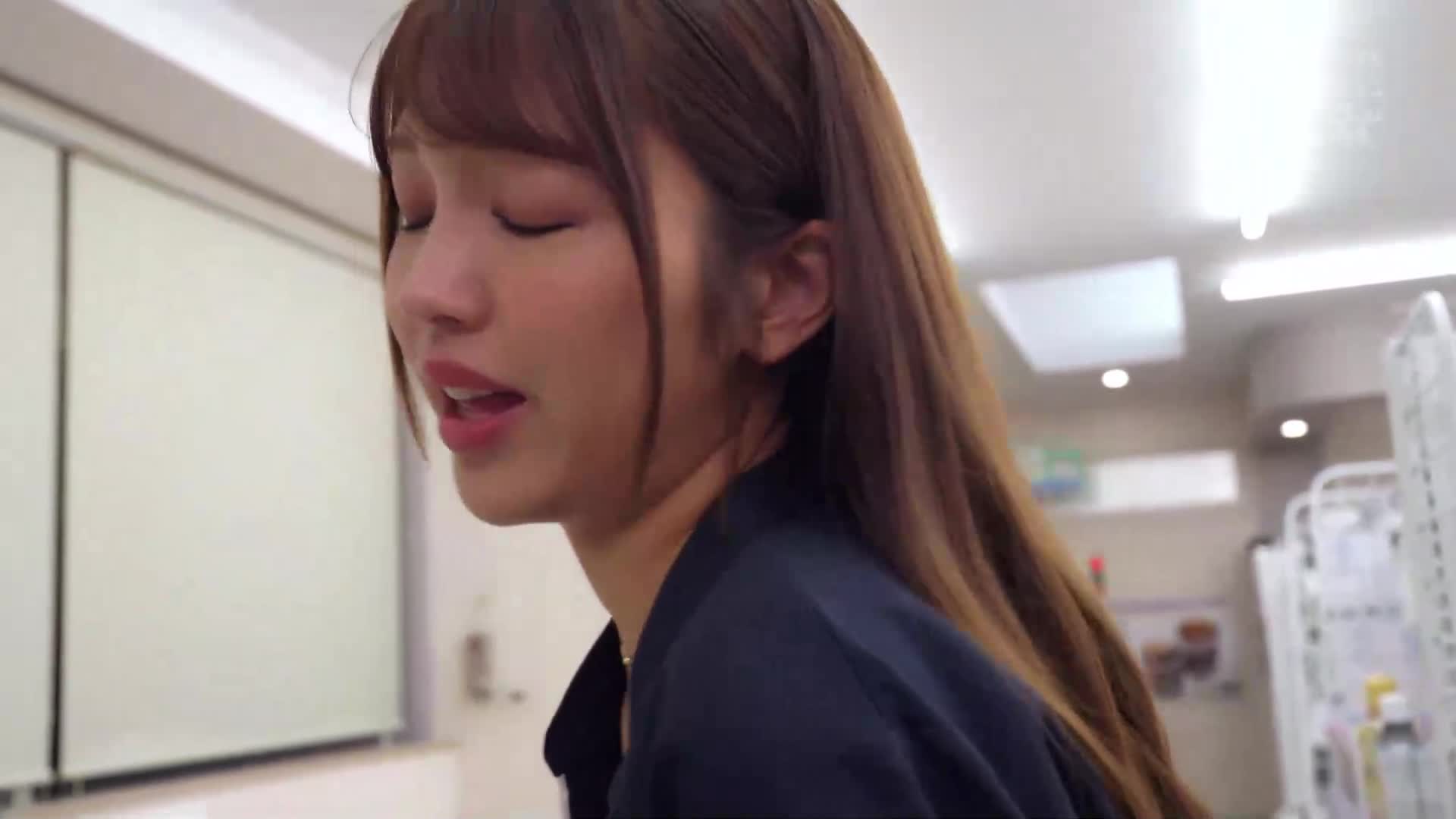 兼職誘惑已婚店長！用巨大的屁股摩擦臉部騎乘舔陰口！在店內隱藏即時性行為！木下日葵 - AV大平台 - 中文字幕，成人影片，AV，國產，線上看