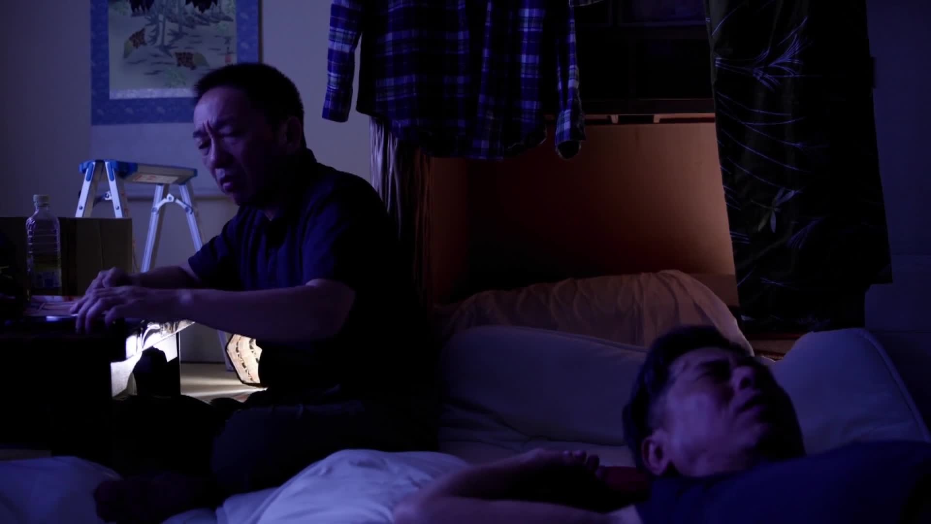 幼時候玩伴的兒子調教成雙穴親子棒的美淑女里海悠比 - AV大平台 - 中文字幕，成人影片，AV，國產，線上看