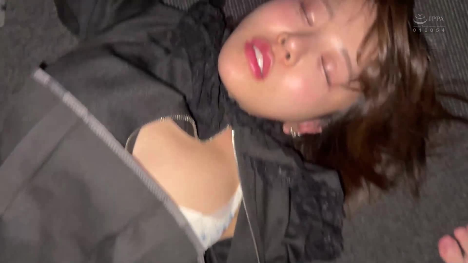 喂，蝸牛，完全被雷到的這些年輕人被帶走，用昏迷藥讓他們像蝸牛一樣不會站立的女孩們被迷姦，輪姦，中出姦，柏木小夏 - AV大平台 - 中文字幕，成人影片，AV，國產，線上看